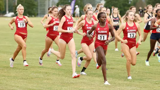 Alabama Cross Country women at the 2021 North Alabama Showcase