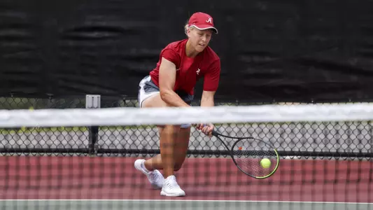Petra Sedlackova hits low shot