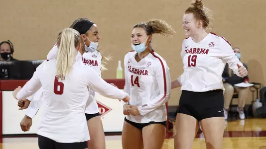 Alabama Volleyball player Taylor Drapp celebrates