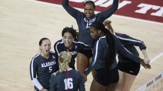 Alabama volleyball team celebrates a point vs. Auburn