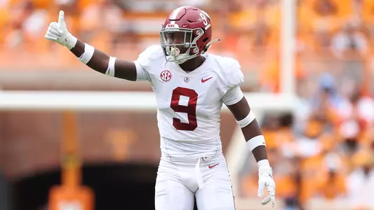 Alabama defensive back Jordan Battle (9) signals against Tennessee at Neyland Stadium in Knoxville, TN on Saturday, Oct 15, 2022.