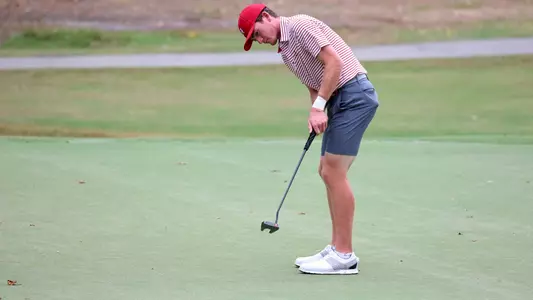 Nick Dunlap putting