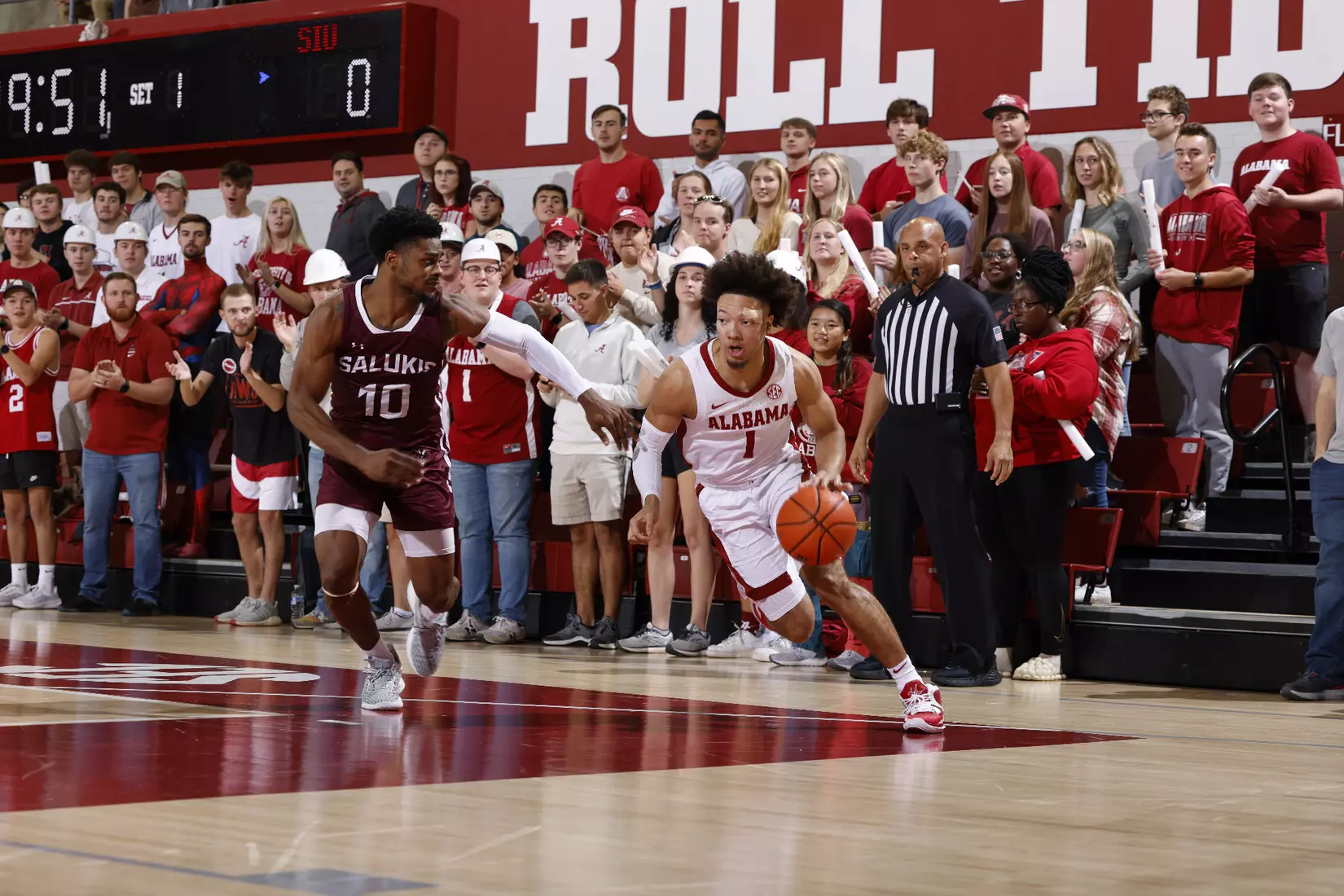 Alabama Guard Mark Sears (1) drives against Southern Illinois University at Foster Auditorium in Tuscaloosa, AL on Saturday, Oct 29, 2022.
