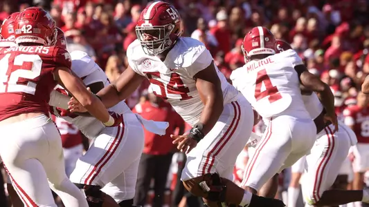 10/1/22 MFB Alabama vs ArkanasAlabama offensive lineman Tyler Steen (54)Photo by Kent Gidley