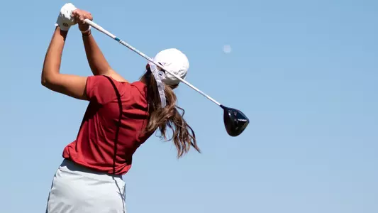 Alabama women's golfer tees off