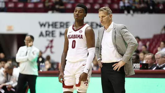 mensbasketball-action-JadenBradley20221111