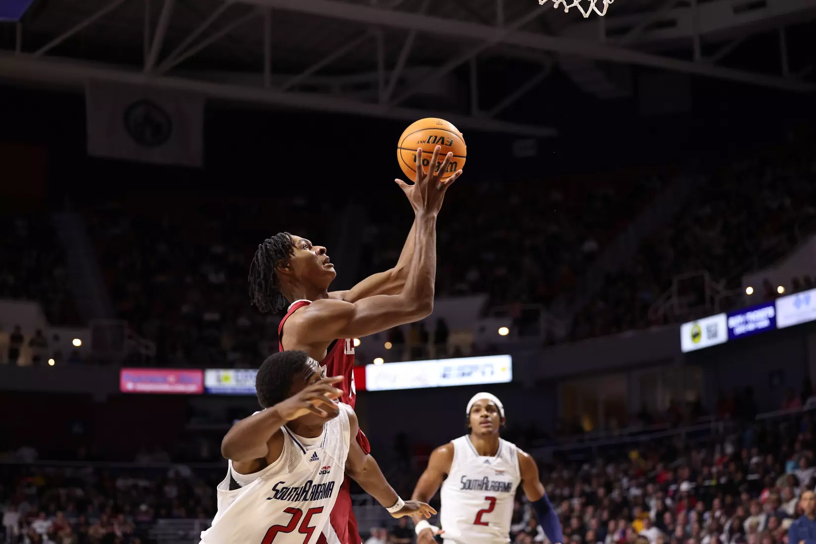 Alabama Forward Noah Clowney (15) shoots a layup against South Alabama at Mithell Center in Mobile, AL on Tuesday, Nov 15, 2022.