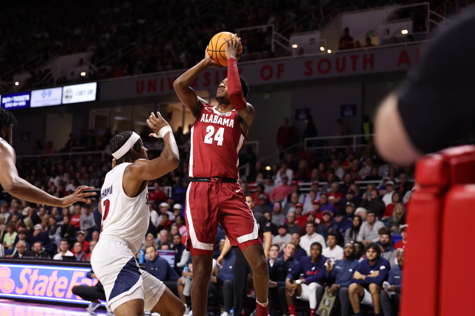 Alabama Forward Brandon Miller (24) shoots the ball against South Alabama at Mithell Center in Mobile, AL on Tuesday, Nov 15, 2022.
