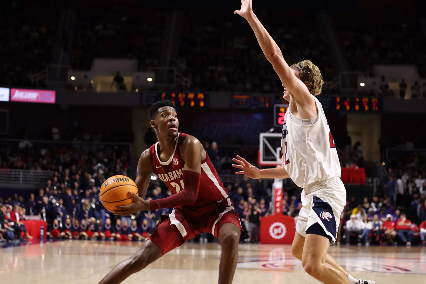 Alabama Forward Brandon Miller (24) looks to shoot against South Alabama at Mithell Center in Mobile, AL on Tuesday, Nov 15, 2022.