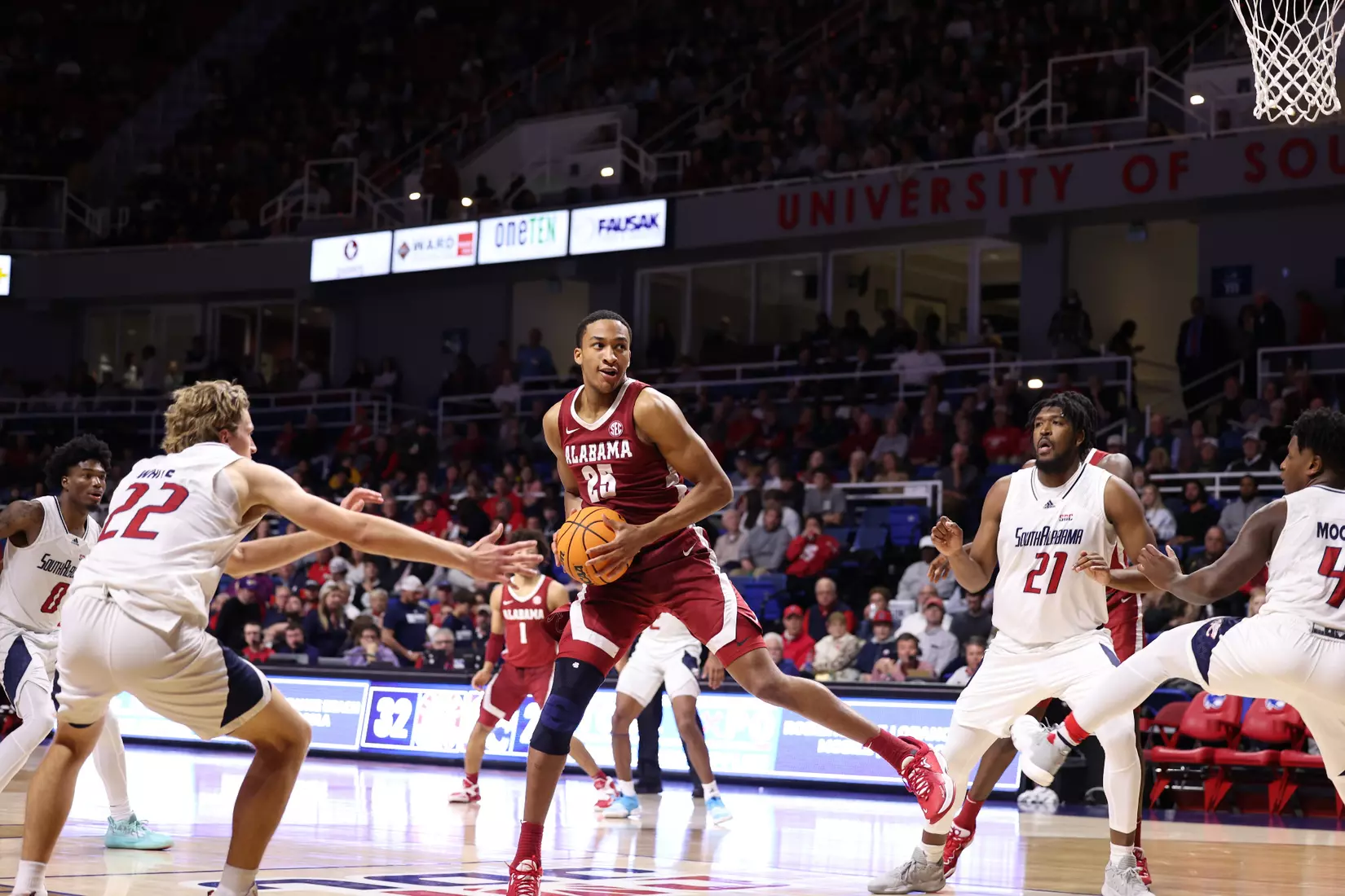 Alabama Forward Brandon Miller (24) rebounds against South Alabama at Mithell Center in Mobile, AL on Tuesday, Nov 15, 2022.