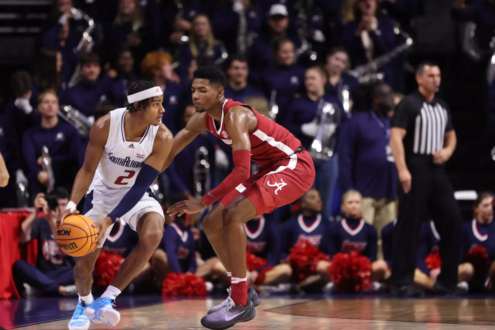 Alabama Forward Brandon Miller (24) defends against South Alabama at Mithell Center in Mobile, AL on Tuesday, Nov 15, 2022.