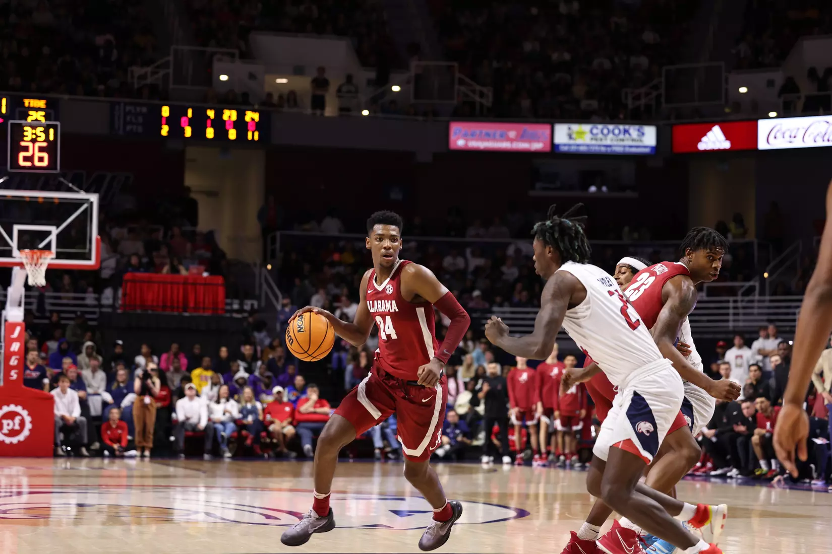 \MillerBr b\ dribbles the ball against South Alabama at Mithell Center in Mobile, AL on Tuesday, Nov 15, 2022.