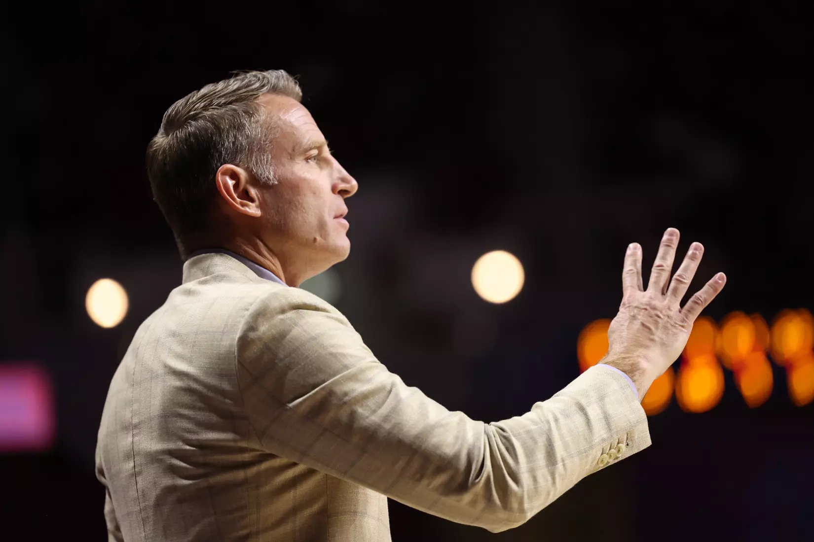 Alabama Alabama Head Coach Nate Oats coaches against South Alabama at Mithell Center in Mobile, AL on Tuesday, Nov 15, 2022.
