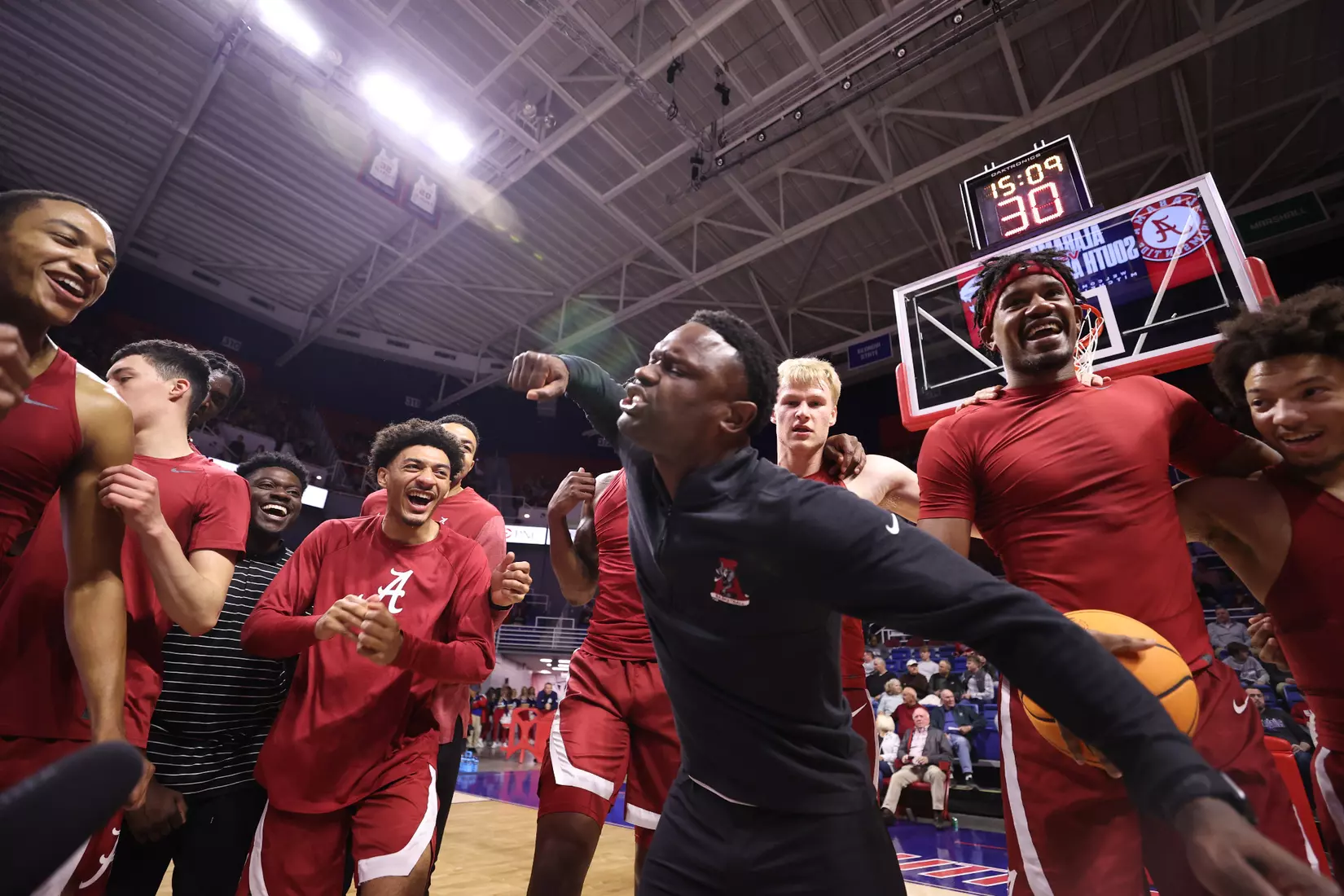 Alabama Alabama Assistant Coach Antoine Pettway fires up the team prior the the game against South Alabama at Mithell Center in Mobile, AL on Tuesday, Nov 15, 2022.