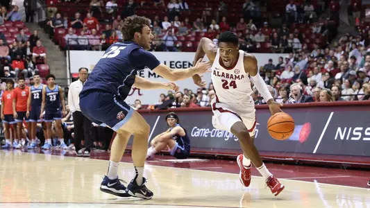 mensbasketball-action-BrandonMiller20221111