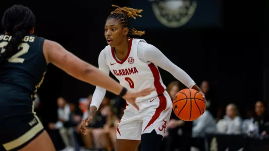 \11/23/22 WBB Alabama vs WakeForestAlabama Guard Loyal McQueen (0)Photo by Jeff Hanson