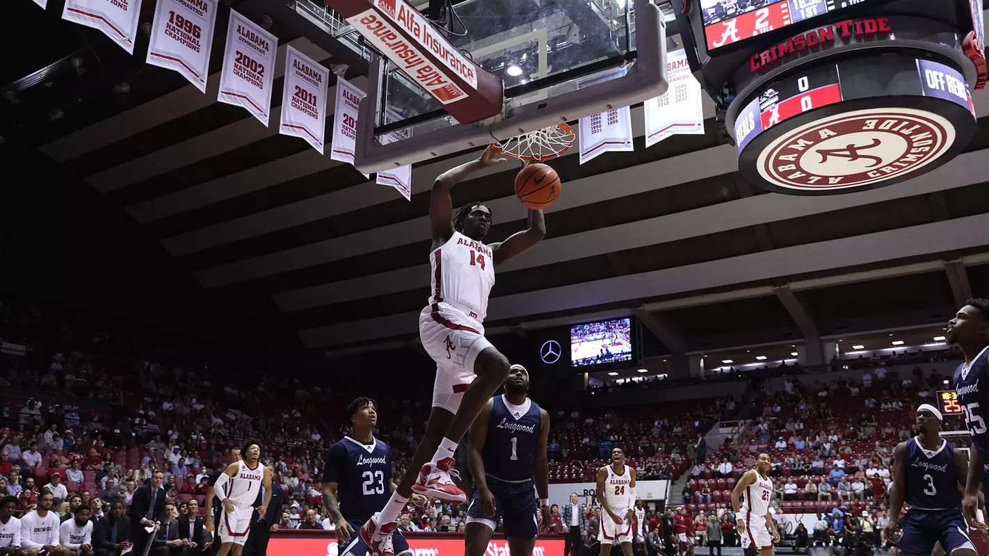mensbasketball-action-CharlesBediako20221107