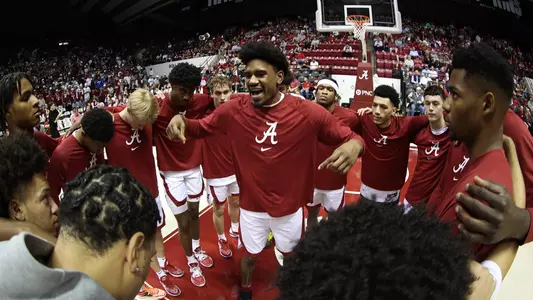 mensbasketball-action-20221213NoahGurley