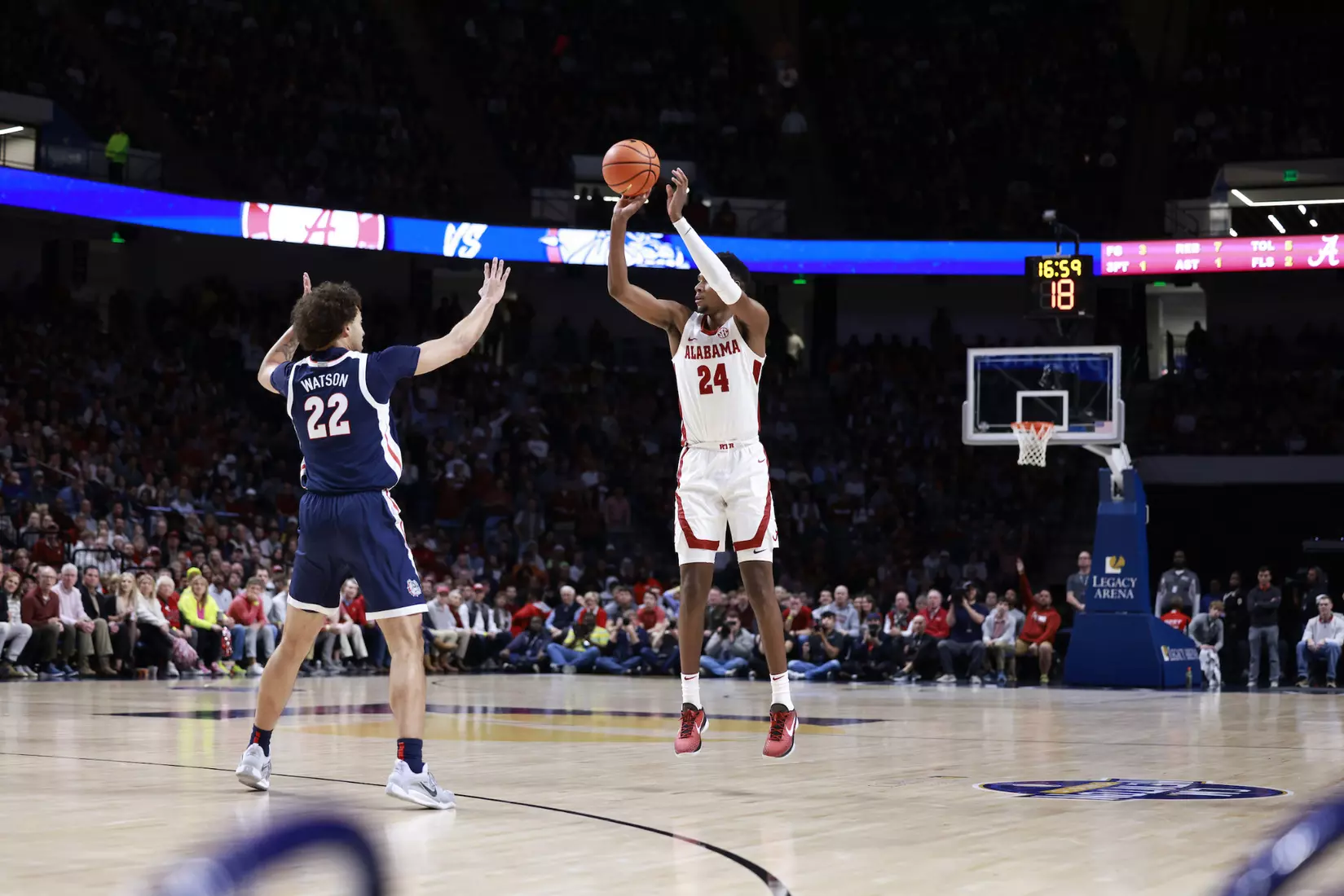 Alabama Forward Brandon Miller (24) shoots the ball against Gonzaga at Legacy Arena in Birmingham, AL on Saturday, Dec 17, 2022.