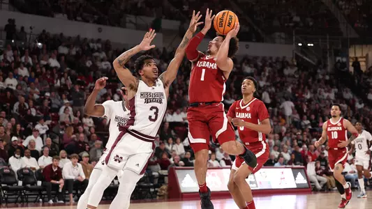 mensbasketball-action-20221228MarkSears