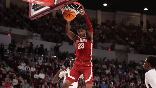 mensbasketball-action-20221228NickPringle