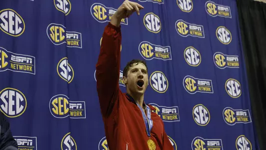 Alabama swimmer Derek Maas