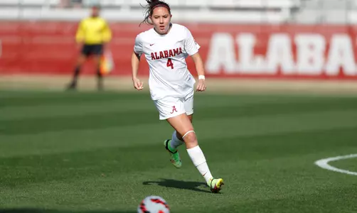 Tanna Sanchez-Carreto chases down the ball