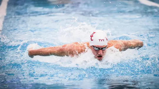 Derek Maas swimming in the pool