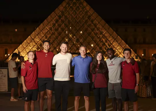 8/12/22 MBB Walk to the Louvre and Park
The Tide enjoyed some free time on the final day of their summer tour. Players and staff spent the day shopping and sight seeing throughout the city. The night culminated for many with a sunset view of the Eiffel Tower as the lights come on.
Photo by Robert Sutton
