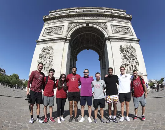 8/13/22 MBB Arc de Triomphe and The Eiffle Tower
The Tide enjoyed some free time on the final day of their summer tour. Players and staff spent the day shopping and sight seeing throughout the city. The night culminated for many with a sunset view of the Eiffel Tower as the lights come on.
Photo by Robert Sutton