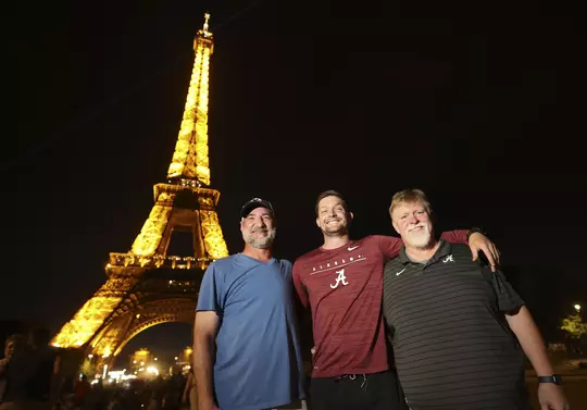 8/13/22 MBB The Eiffle Tower
The Tide enjoyed some free time on the final day of their summer tour. Players and staff spent the day shopping and sight seeing throughout the city. The night culminated for many with a sunset view of the Eiffel Tower as the lights come on.
Photo by Robert Sutton