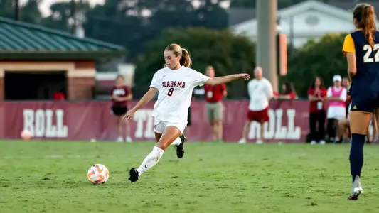 Felicia Knox kicks the ball