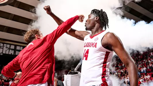 mensbasketball-action-