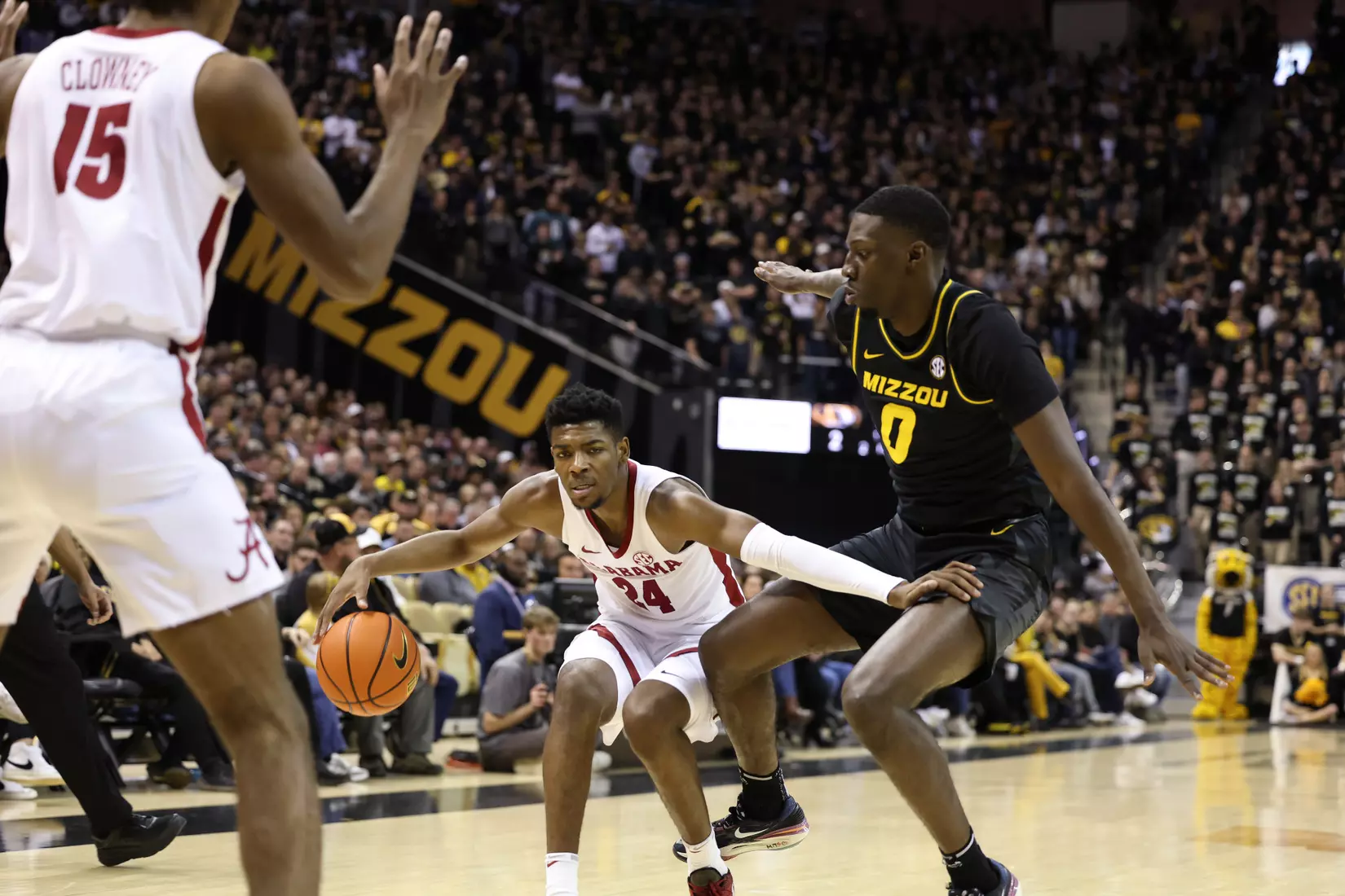 Alabama Center Charles Bediako (14) dribbles the ball against Mizzou at Mizzou Arena in Columbia, MO on Saturday, Jan 21, 2023.