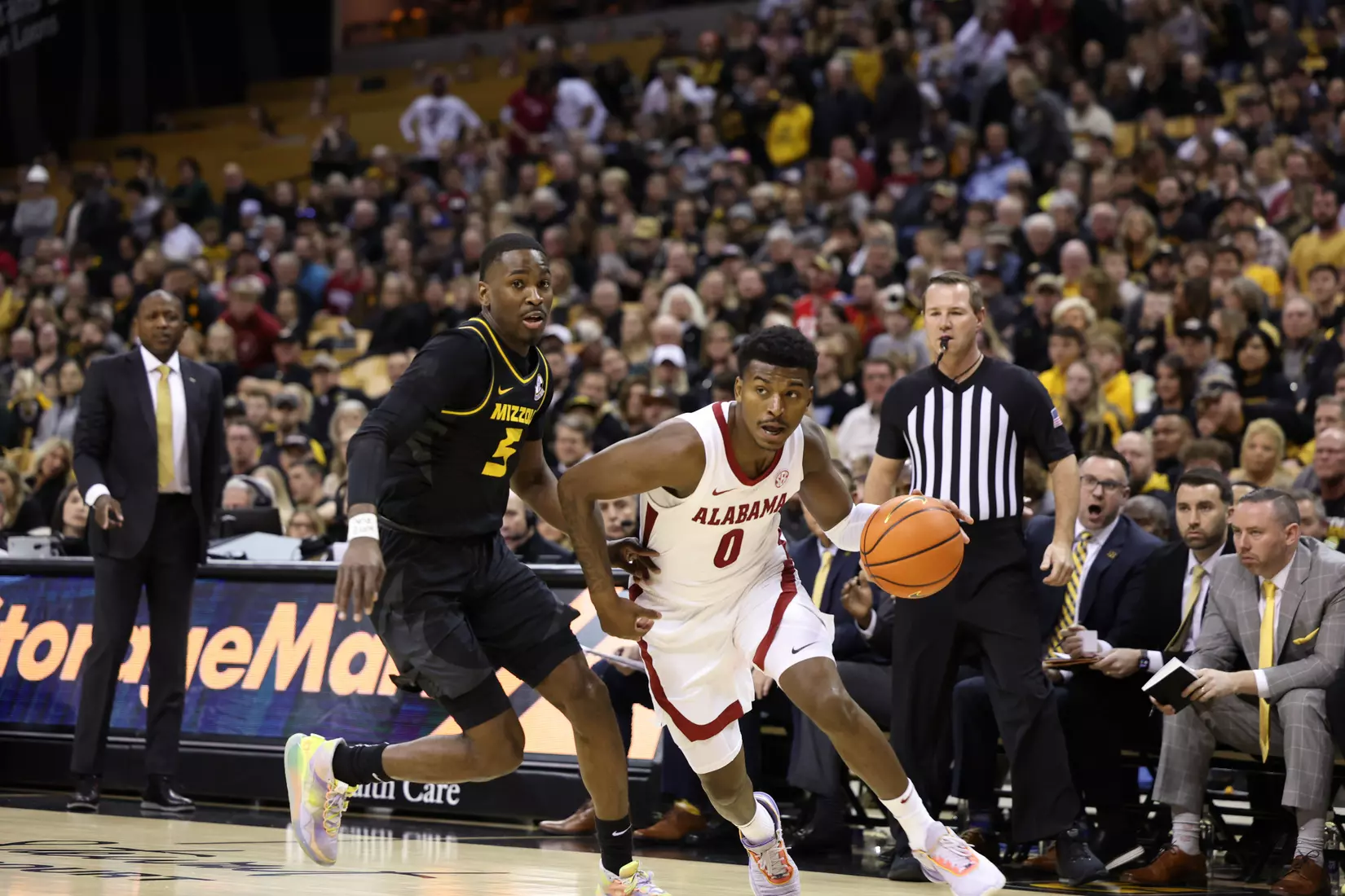 Alabama Guard Jaden Bradley (0) dribbles the ball against Mizzou at Mizzou Arena in Columbia, MO on Saturday, Jan 21, 2023.