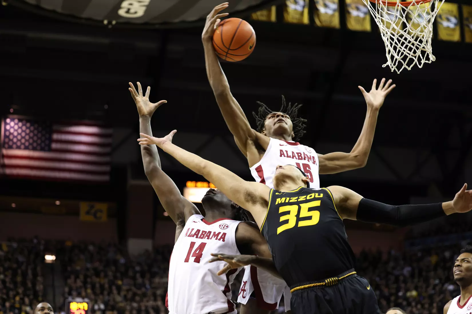 Alabama Forward Noah Clowney (15) rebounds against Mizzou at Mizzou Arena in Columbia, MO on Saturday, Jan 21, 2023.