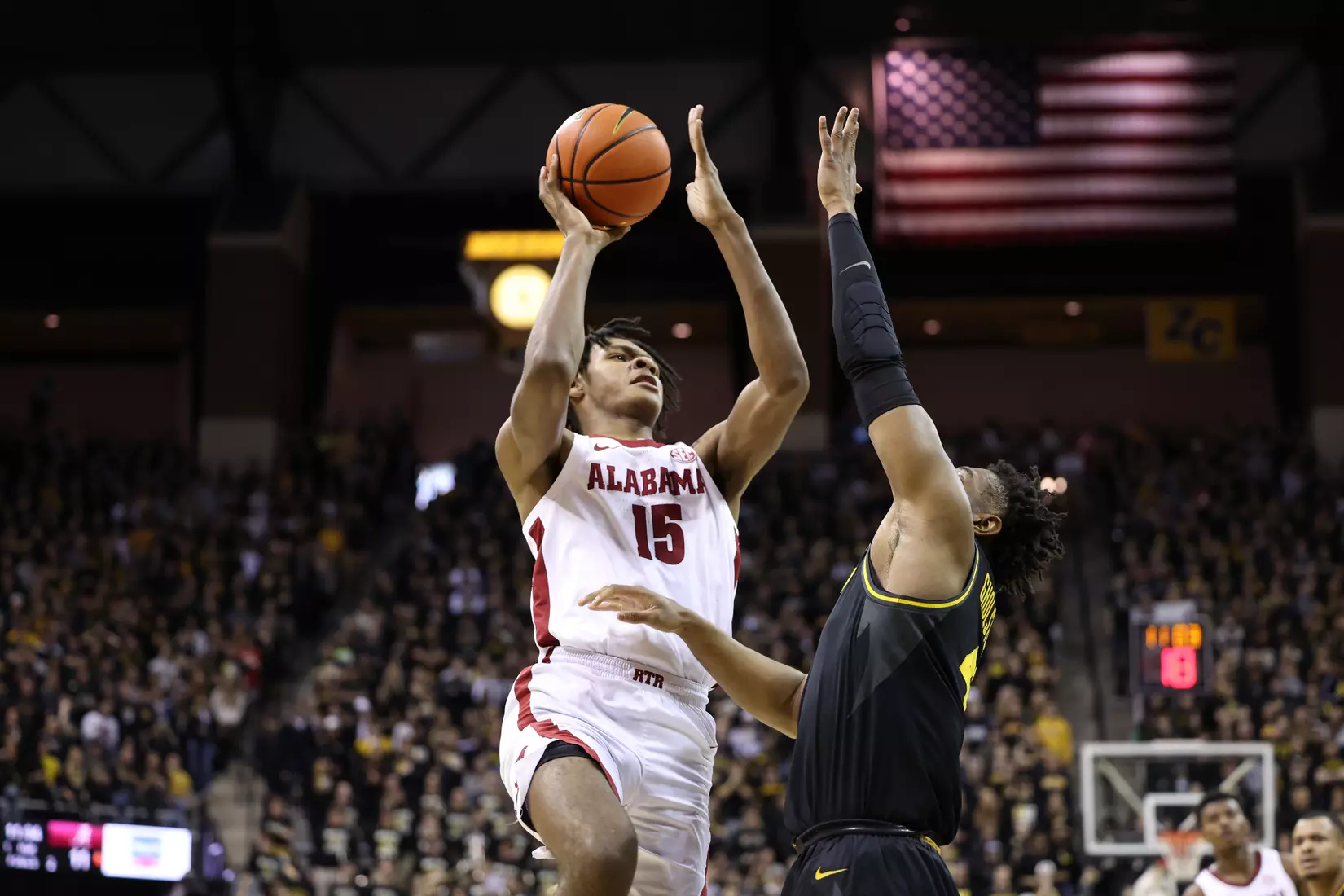 Alabama Forward Noah Clowney (15) shoots the ball against Mizzou at Mizzou Arena in Columbia, MO on Saturday, Jan 21, 2023.