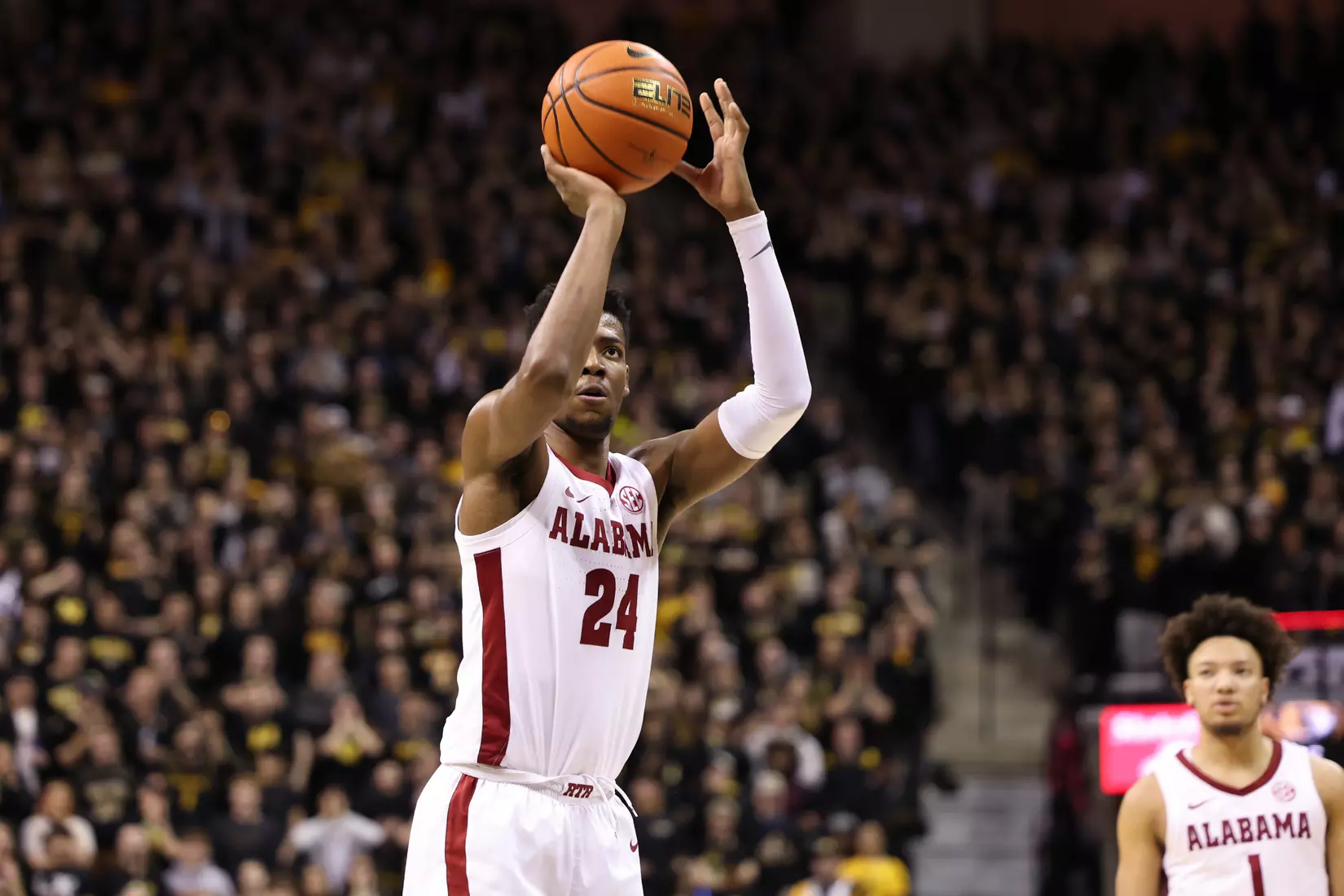 Alabama Forward Brandon Miller (24) shoots a free throw against Mizzou at Mizzou Arena in Columbia, MO on Saturday, Jan 21, 2023.
