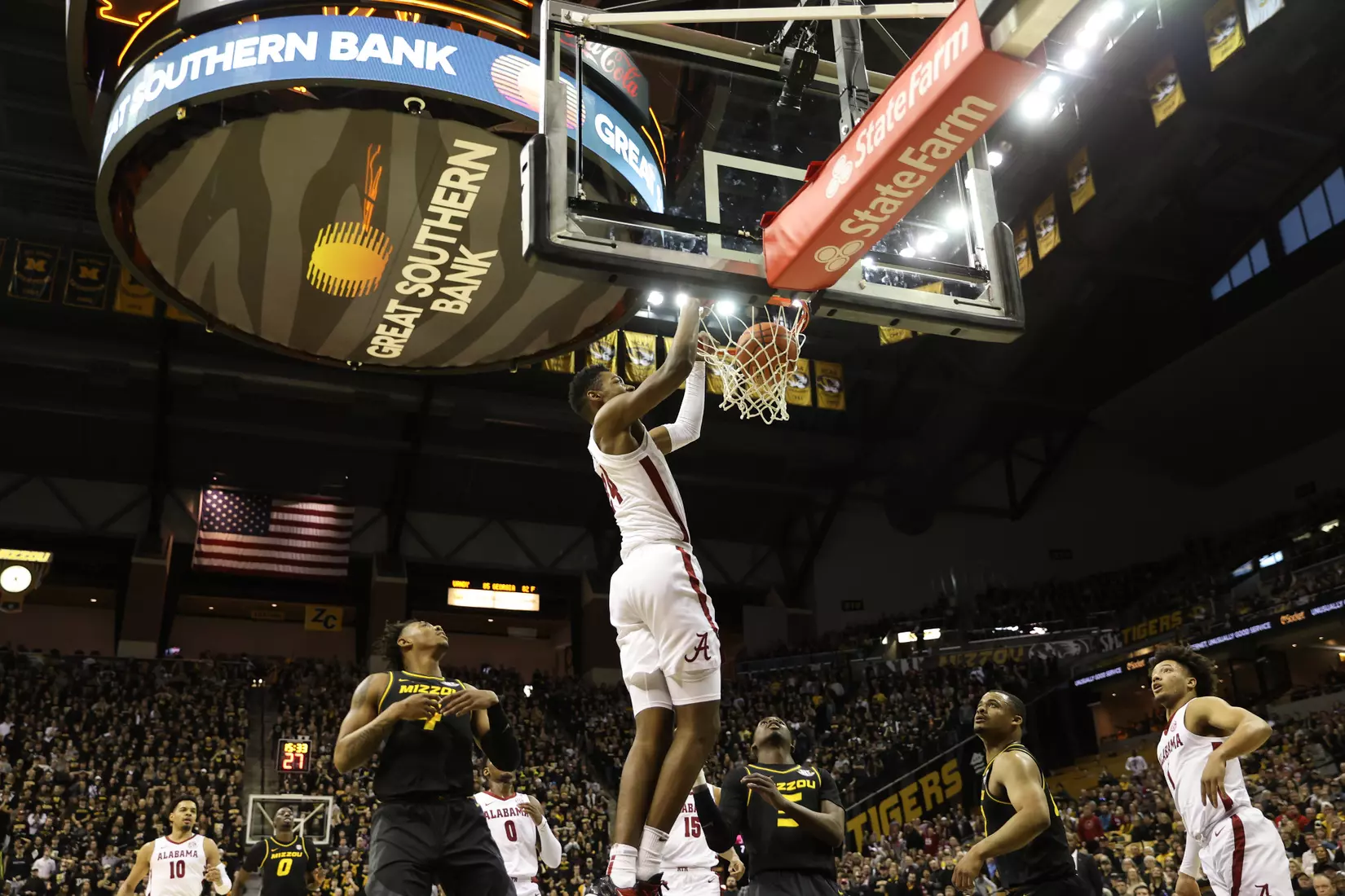 Alabama Forward Brandon Miller (24) dunks the ball against Mizzou at Mizzou Arena in Columbia, MO on Saturday, Jan 21, 2023.