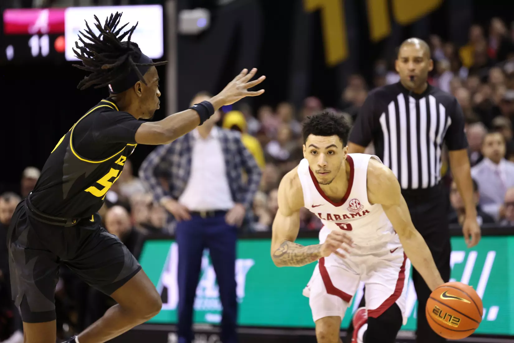 Alabama Guard Jahvon Quinerly (5) dribbles the ball against Mizzou at Mizzou Arena in Columbia, MO on Saturday, Jan 21, 2023.
