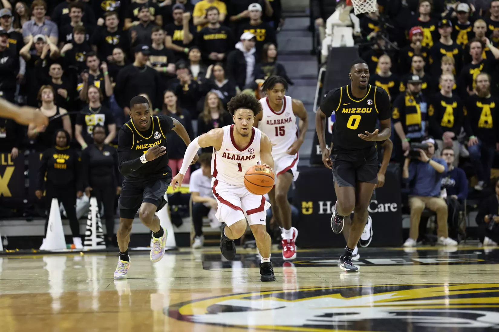 Alabama Guard Mark Sears (1) dribbles the ball against Mizzou at Mizzou Arena in Columbia, MO on Saturday, Jan 21, 2023.