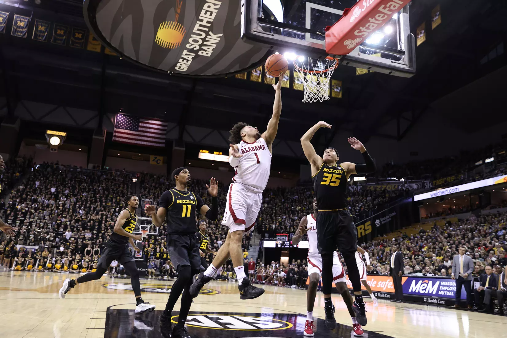 Alabama Guard Mark Sears (1) shoots a layup against Mizzou at Mizzou Arena in Columbia, MO on Saturday, Jan 21, 2023.
