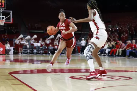 Alabama Forward Ryan Cobbins (10) drives the lane against Arkansas at Bud Walton Arena in Fayetteville , AR on Thursday, Jan 26, 2023.