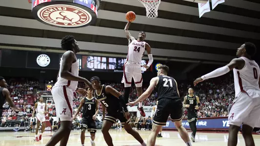 mensbasketball-action-20230131BrandonMiller