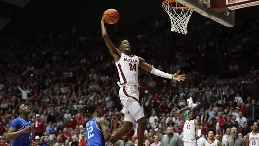 mensbasketball-action-20230107BrandonMiller