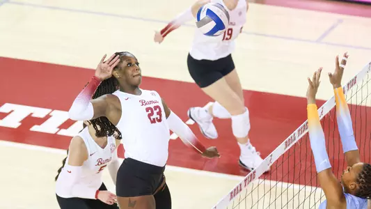 Chaise Campbell tips the ball over the Tennessee defense.