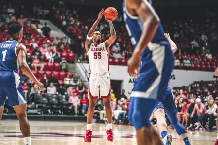 Aaron Estrada Jumper vs. Indiana State (11-10-23)