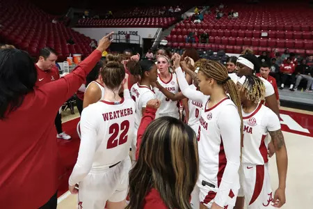 WBB Huddle Break