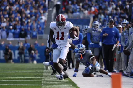 Alabama wide receiver Malik Benson (11) catches the ball against Kentucky at Kroger Field in Lexington, KY on Saturday, Nov 11, 2023.