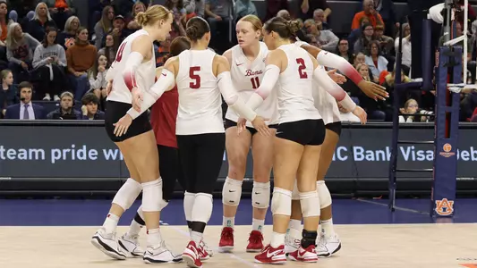 Alabama volleyball team huddle at Auburn (Nov. 22, 2023)